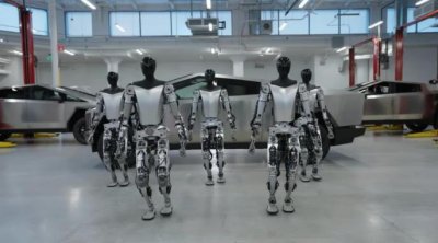 ​特斯拉、英伟达投身其中，人形机器人能借AI风口起飞吗？